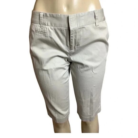 Daisy Fuentes Khaki Capri Size 8 (Preowned) - Picture 1 of 7